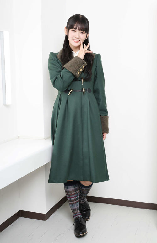 笑顔で櫻坂ポーズをする櫻坂46山﨑天（撮影・宮地輝）