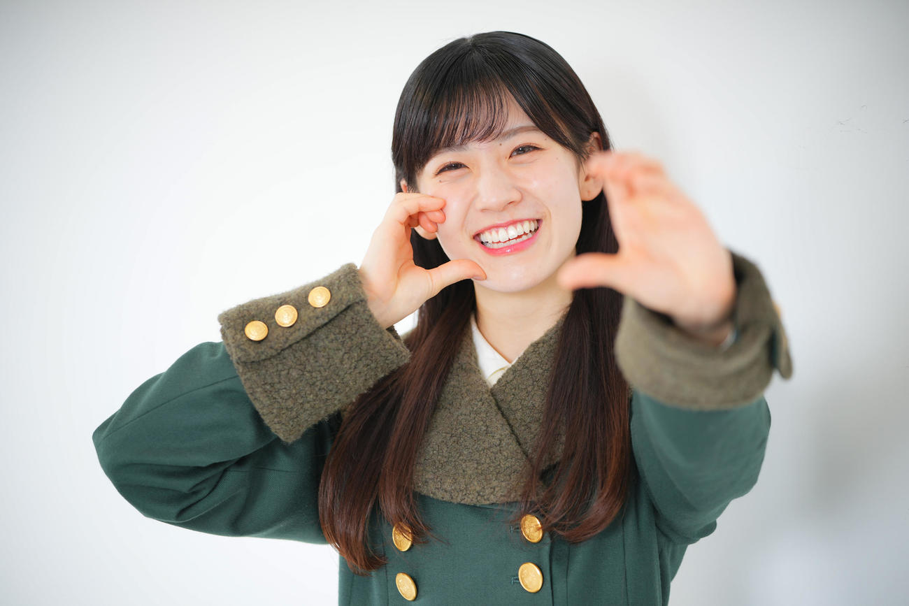 TBS系「ラヴィット！ファミリー」の一員として活躍中の櫻坂46石森璃花。包み込むような優しい笑顔で気持ちいい朝を迎えられます（撮影・垰建太）