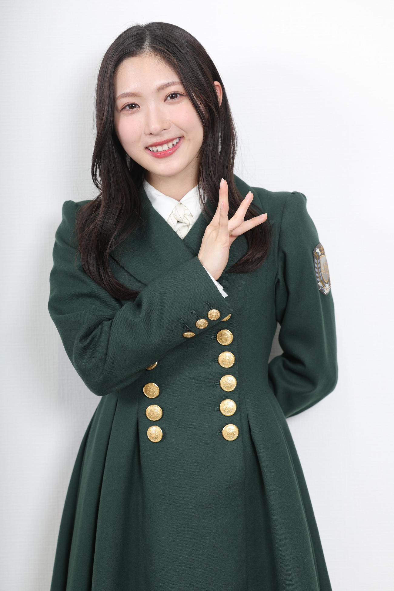 櫻ポーズをとる櫻坂46の谷口愛季（撮影・野上伸悟）