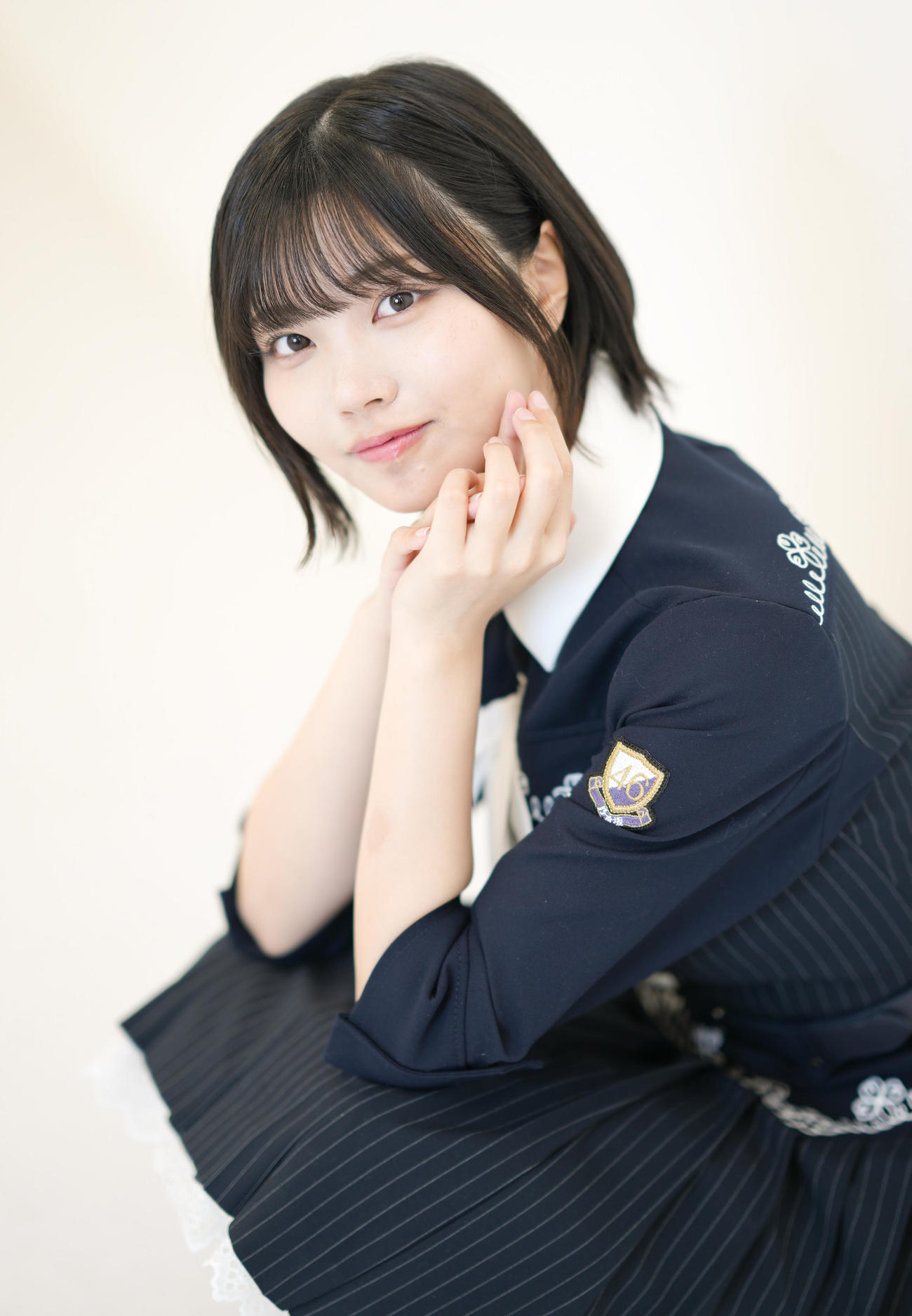 優しくカメラを見つめる乃木坂46中西アルノ（撮影・鈴木みどり）
