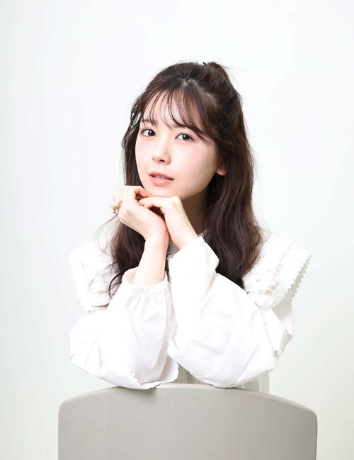 優しくカメラを見つめる乃木坂46筒井あやめ(撮影・増田悦実)