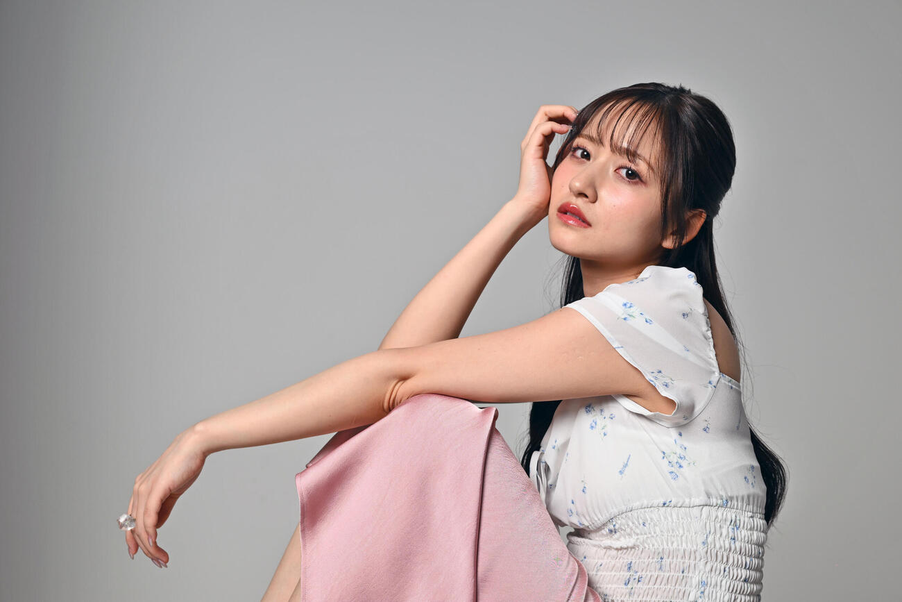 ファースト写真集を発表した乃木坂46金川紗耶（撮影・滝沢徹郎）
