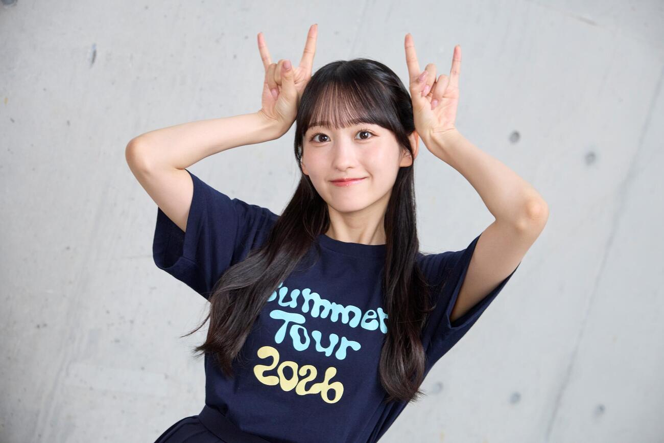 センターを務めるシングル「是非に及ばず」のポーズを決める乃木坂46一ノ瀬美空（撮影・佐久間美沙カメラマン）