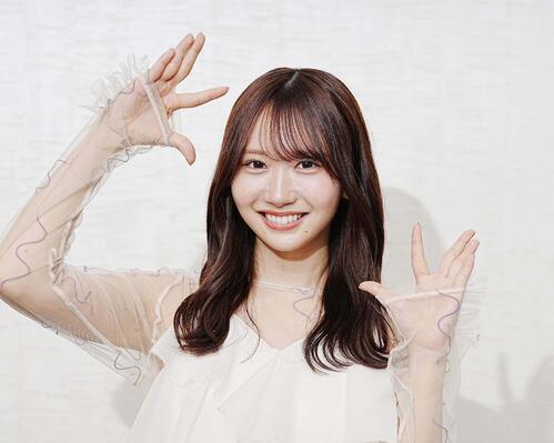 10代最後の姿を記録した1st写真集「果実の歩幅」を発売する日向坂46藤嶌果歩（撮影・小沢裕）