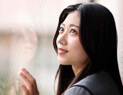 あどけなさと大人っぽさが交錯する魅力の乃木坂46の川端晃菜。ひとみの輝きと表情の変化に引き込まれた(撮影・浅見桂子)