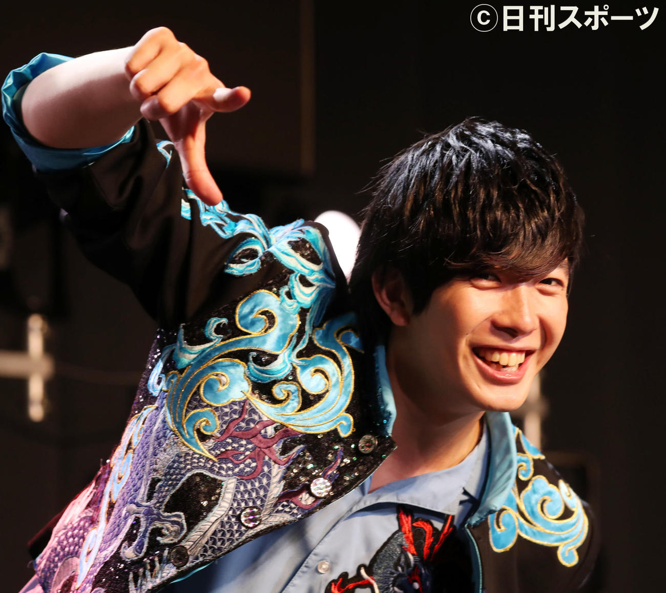 インタビューに答えるボイメンの田村侑久（撮影・加藤哉）