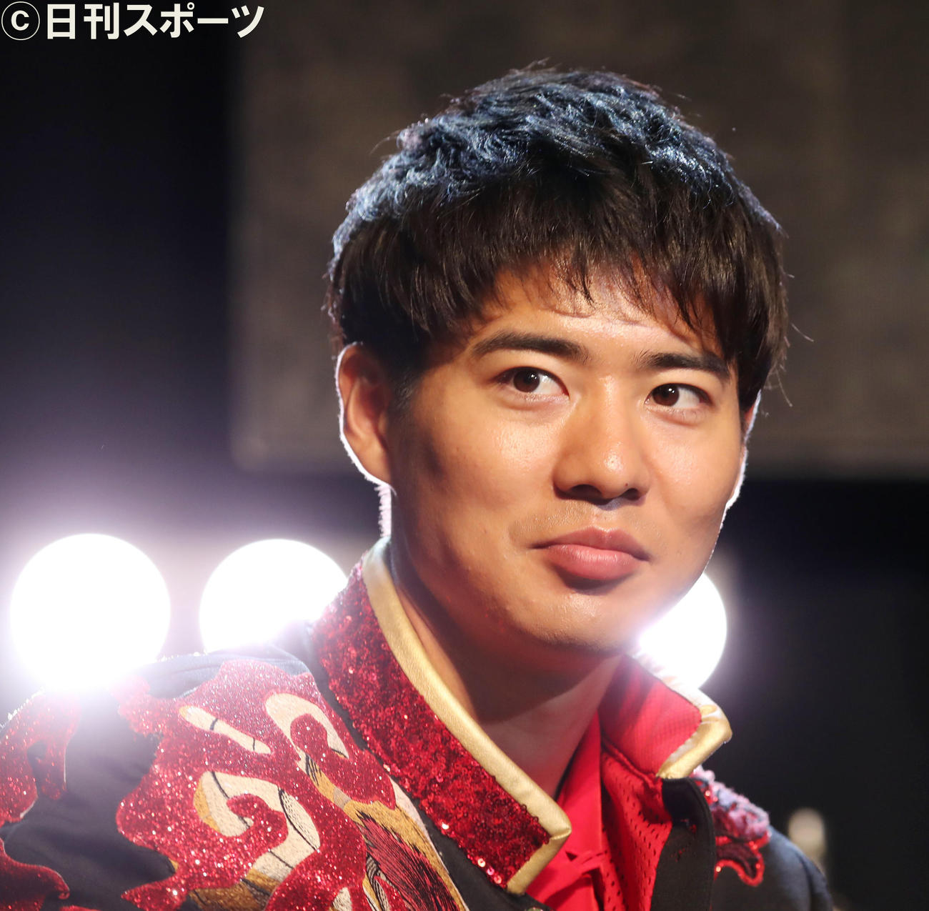 インタビューに答えるボイメンの辻本達規（撮影・加藤哉）