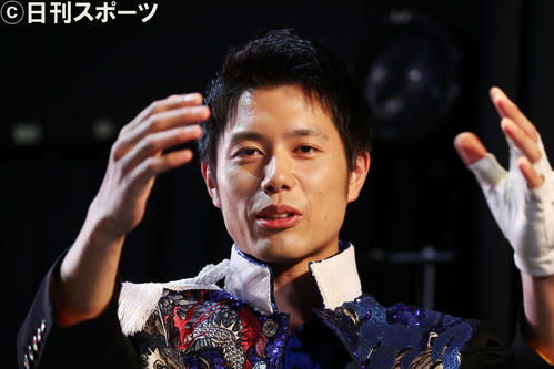 インタビューに答えるボイメンの勇翔（撮影・加藤哉）