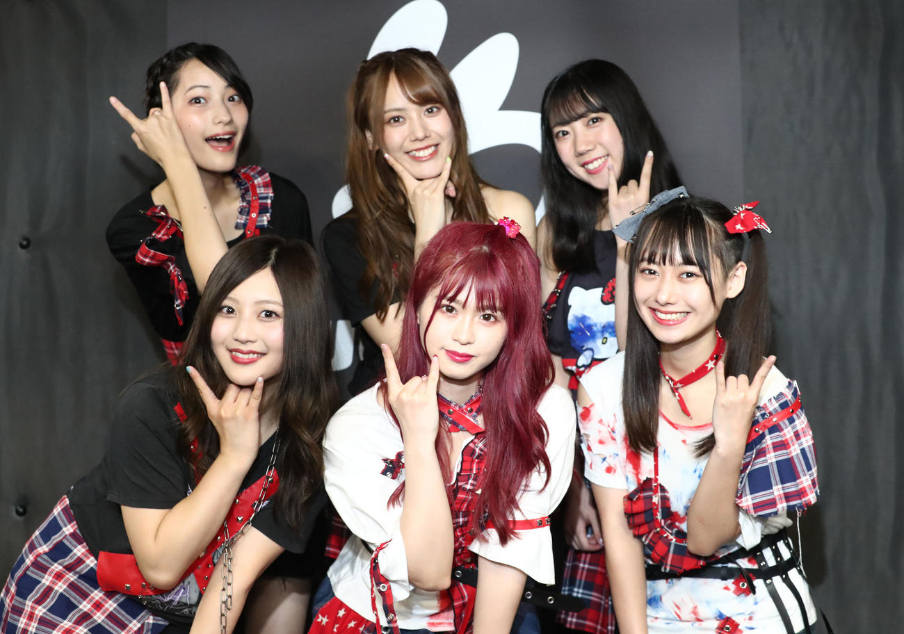 後列左から大葉みらい、藤咲まりな、花城玲奈、前列左から大島向葵、田仲笑茉、平松聖菜（撮影・梅根麻紀）