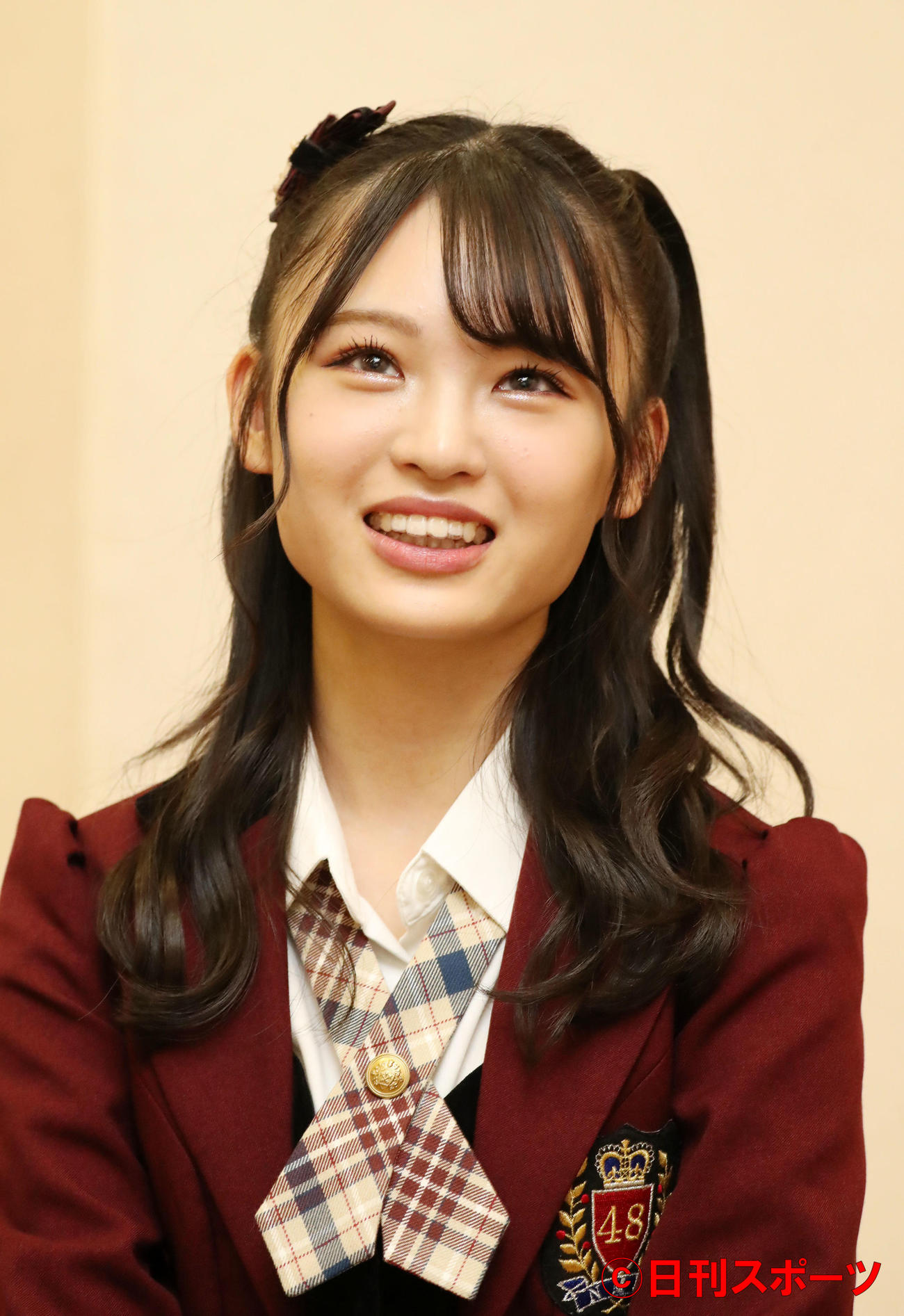 7期生たちへ質問をぶつける新澤菜央（撮影・加藤哉）