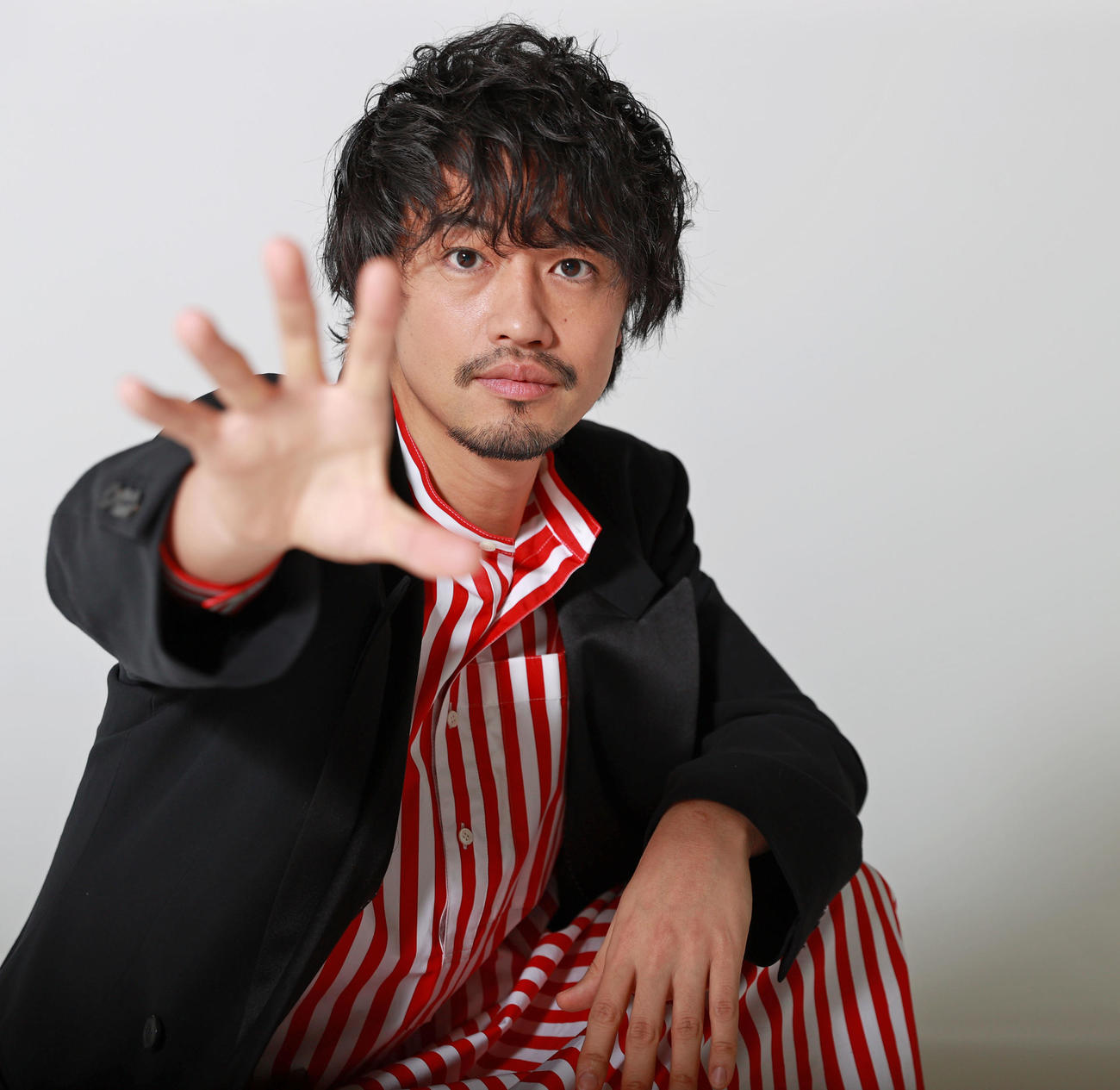 役者の顔と監督の顔を持つ斎藤工。静かに語る言葉の中に映画と向き合う情熱を感じました（撮影・垰建太）