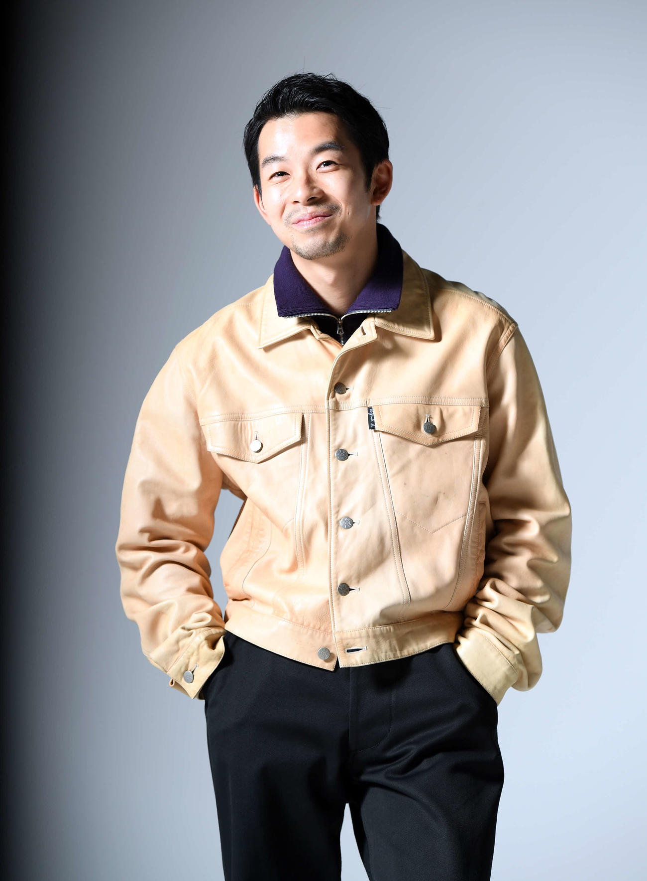 ドラマ「コントが始まる」で売れない芸人役に挑戦する仲野大賀。今や映画にドラマに引っ張りだこの超売れっ子！菅田将暉、神木隆之介との絶妙な掛け合いにも注目だ（撮影・たえ見朱実）