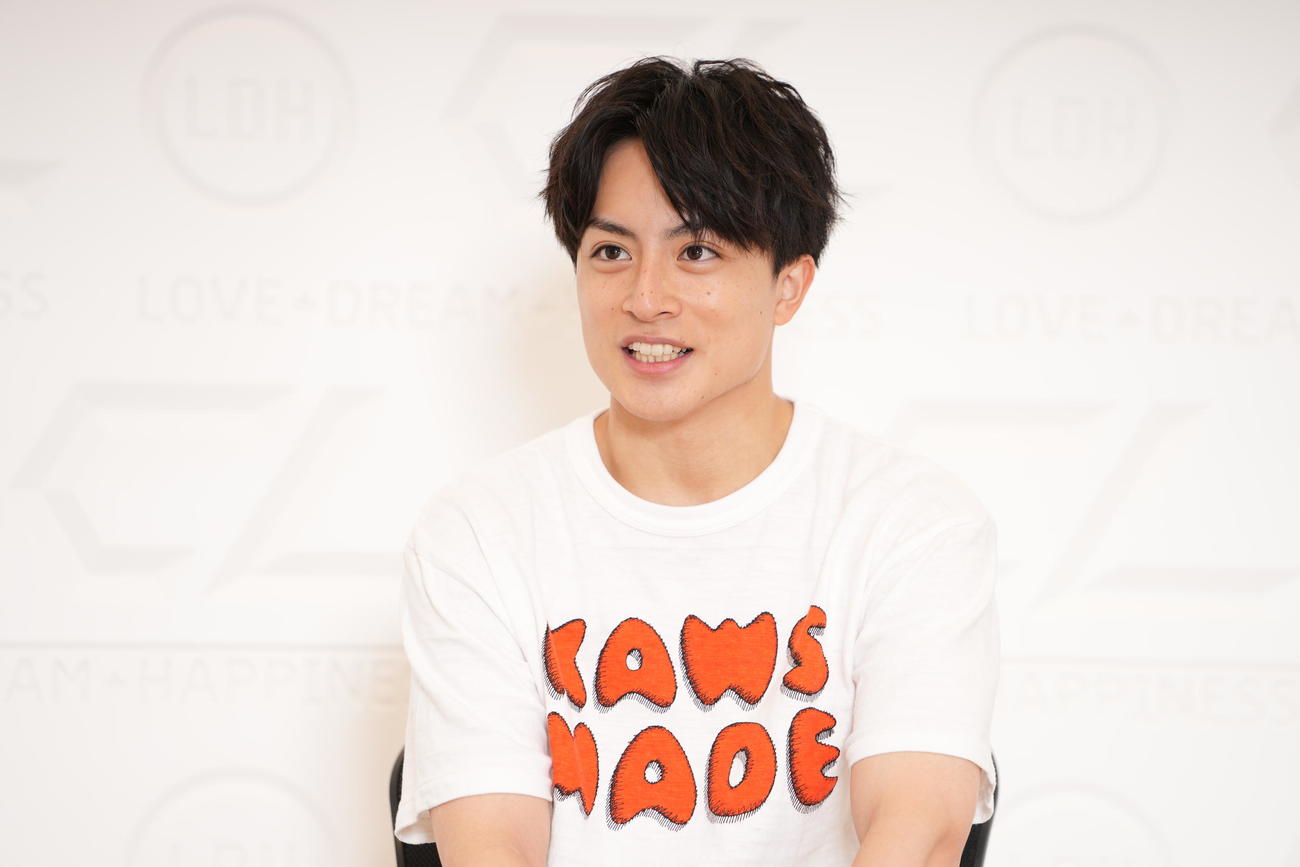 EXILE20周年について語る白濱亜嵐（撮影・鈴木みどり）
