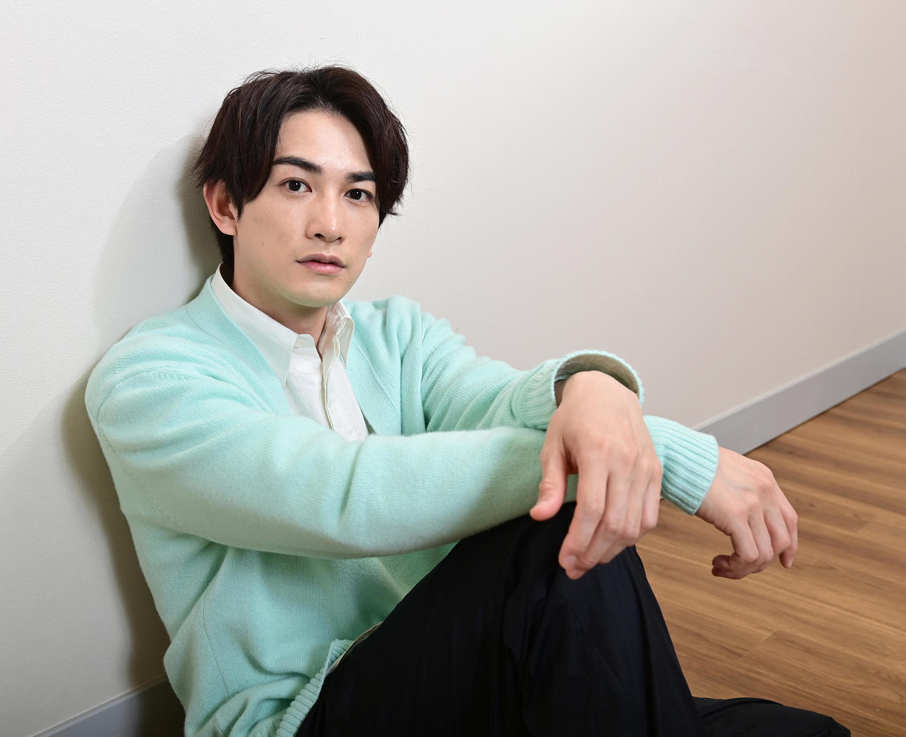 ドラマや映画などで顕著な活躍を見せる劇団EXILE町田啓太。だれもがカッコよく撮れそうな存在だからこそ、下手な写真は撮れない。そんな気持ちにさせてくれる数少ない俳優だと思います（撮影・小沢裕）