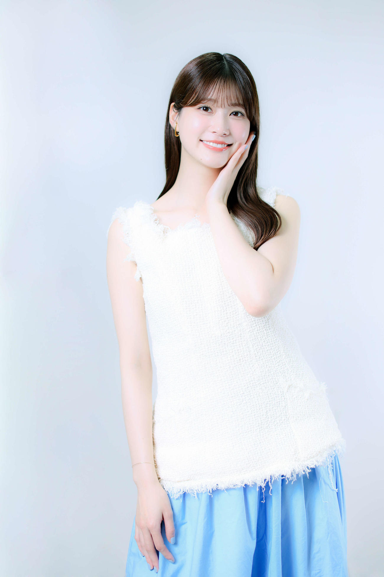 TBS系火曜ドラマ「くるり～誰が私と恋をした？～」について語った主演の、めるること生見愛瑠（撮影・河田真司）