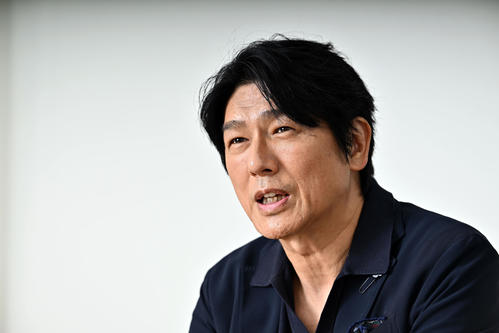 私が学生時代に見ていた深夜放送のドラマで、鍛え上げられた肉体を披露していた高橋克典さん。今も変わらぬ若々しさに驚きました(撮影・滝沢徹郎)