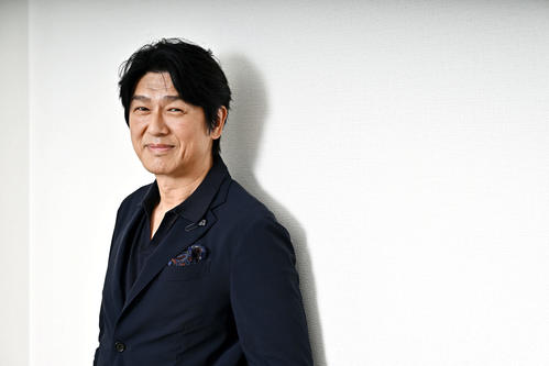 私が学生時代に見ていた深夜放送のドラマで、鍛え上げられた肉体を披露していた高橋克典さん。今も変わらぬ若々しさに驚きました(撮影・滝沢徹郎)
