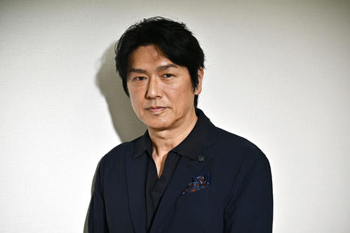 私が学生時代に見ていた深夜放送のドラマで、鍛え上げられた肉体を披露していた高橋克典さん。今も変わらぬ若々しさに驚きました(撮影・滝沢徹郎)