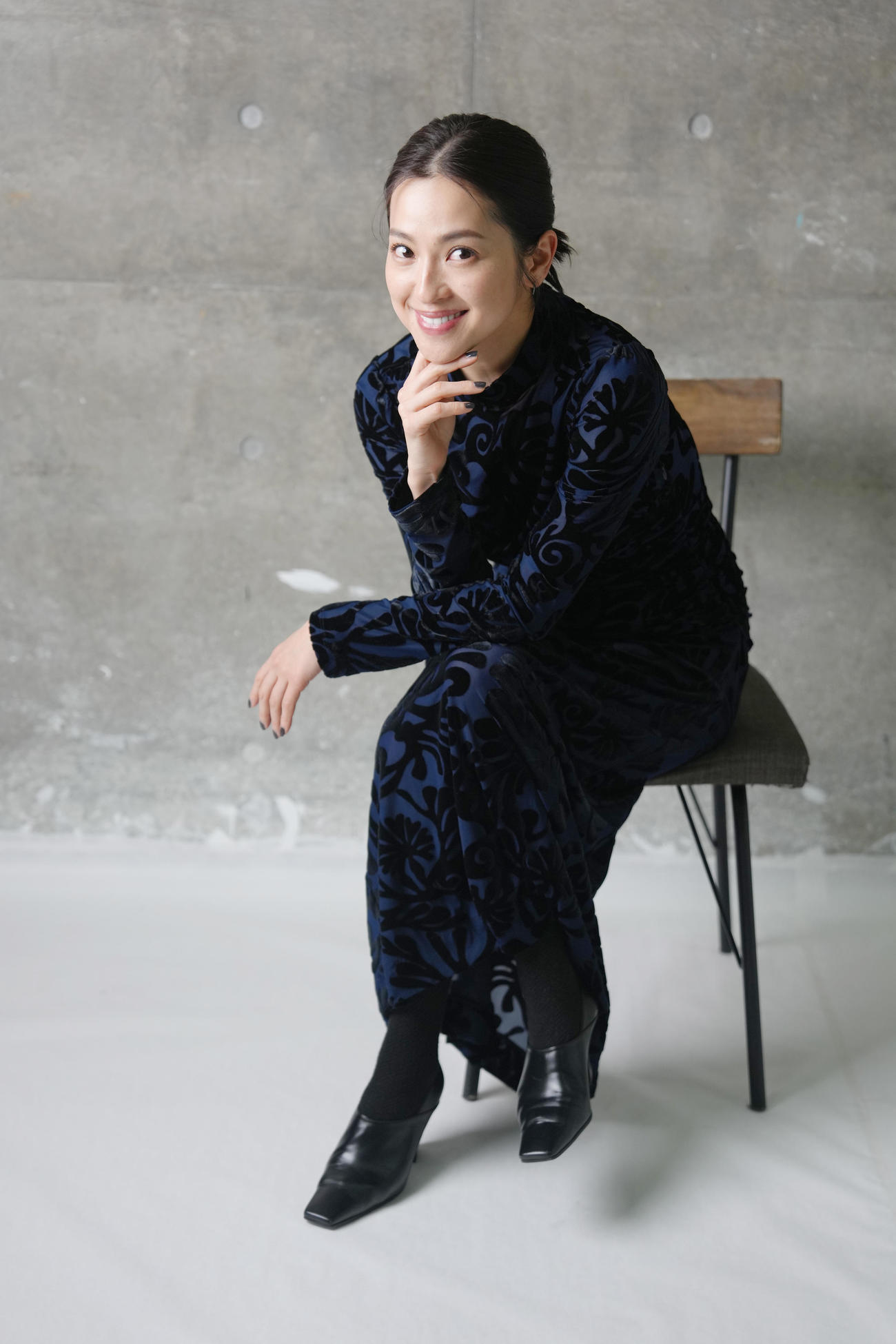 自然体でまっすぐな視線が印象的な中村アン（撮影・足立雅史）