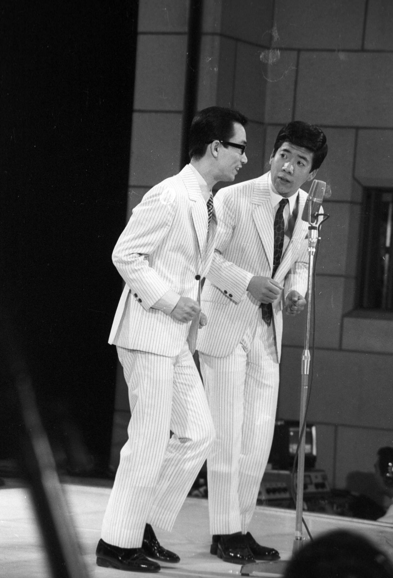 70年4月、「ヤングおー！おー！」の東京初の公開録画。万博開催のこの年、上方漫才大賞を受賞するなどめざましい活躍を見せた