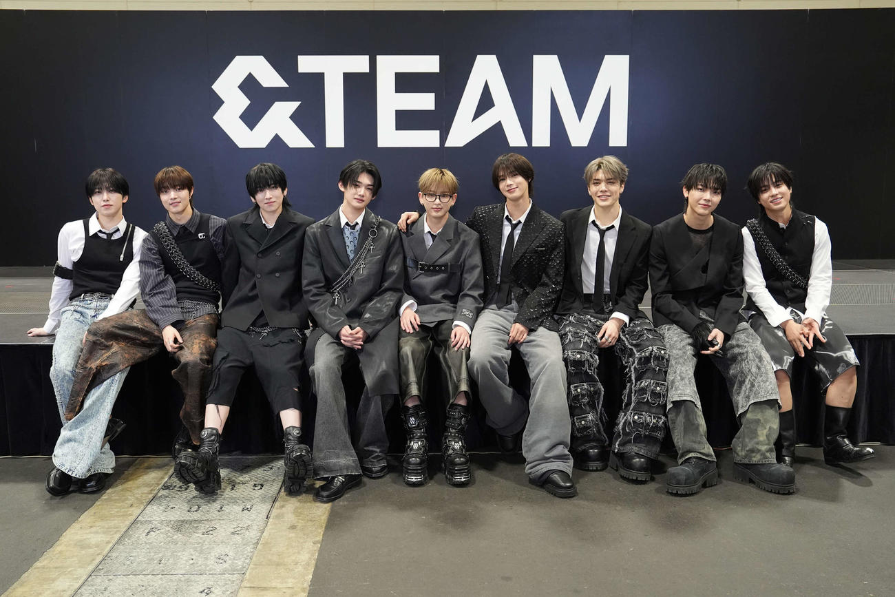 初のアジアツアーに臨んでいる＆TEAM。左から、FUMA、EJ、YUMA、JO、HARUA、K、MAKI、NICHOLAS、TAKI（撮影・森本幸一）