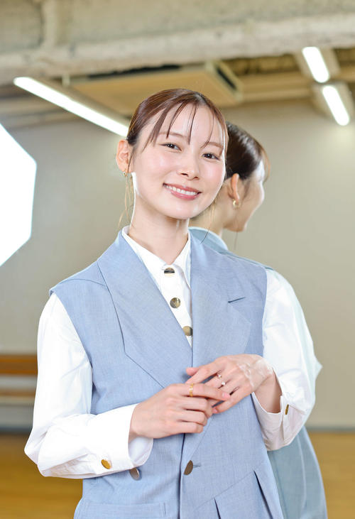 ドラマやバラエティなど、幅広い分野で多才な活躍を見せる朝日奈央(撮影・河田真司)