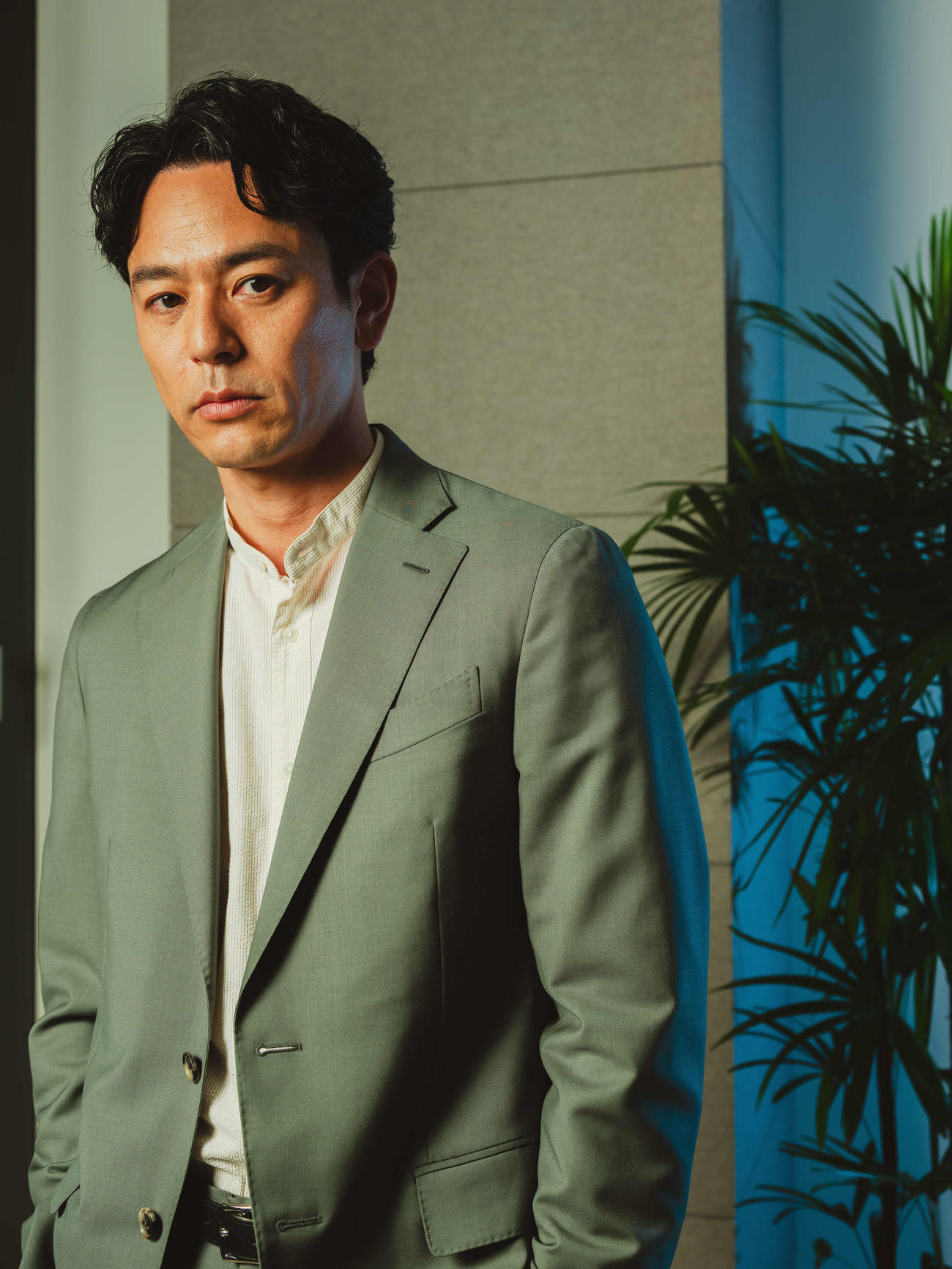常に第一線で活躍を続ける妻夫木聡。撮影に臨む表情は気迫に満ちていた（撮影・河田真司）