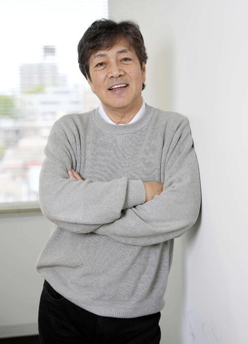 爽やかな表情を見せる野口五郎（撮影・小島史椰）