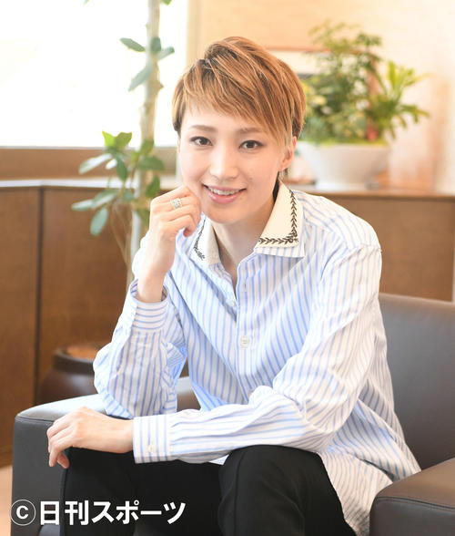 浅田次郎氏の原作小説をもとにした新選組隊士を演じる望海風斗（撮影・渦原淳）