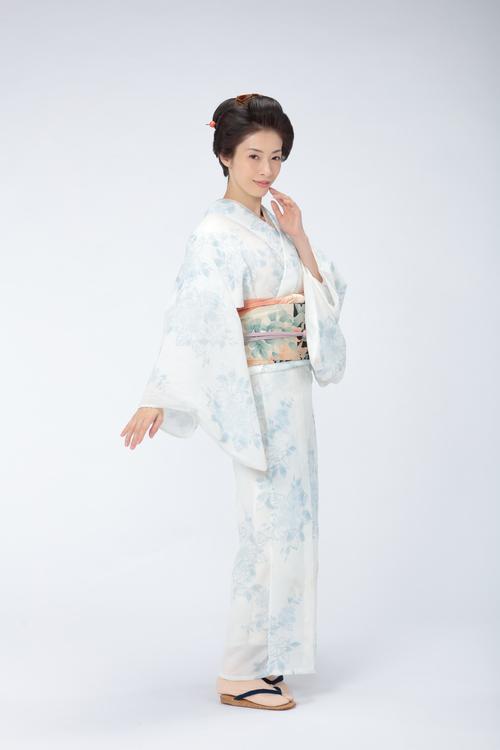 新派出身の女優役で朝ドラに初出演する明日海りお(NHK提供)