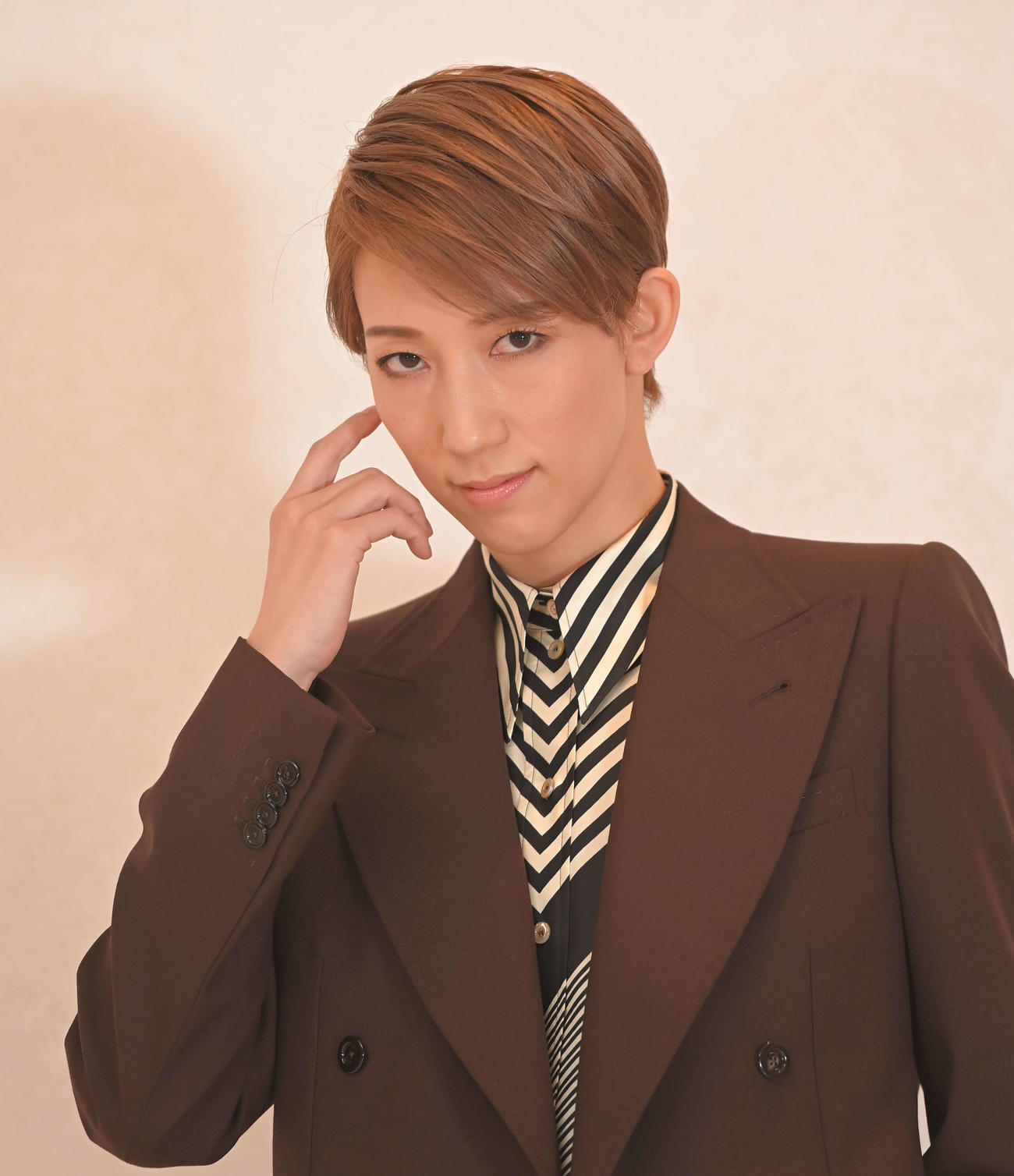 初舞台作が16年ぶりに再演され、主演する宙組トップ真風涼帆