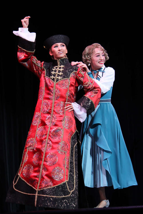 凪七瑠海　客席を“非日常”の世界へ誘う、バウでは珍しい生バンド公演も
