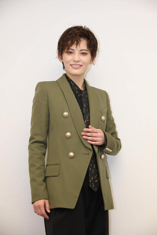 主演ミュージカル「ポーの一族」に臨む雪組トップ朝美絢