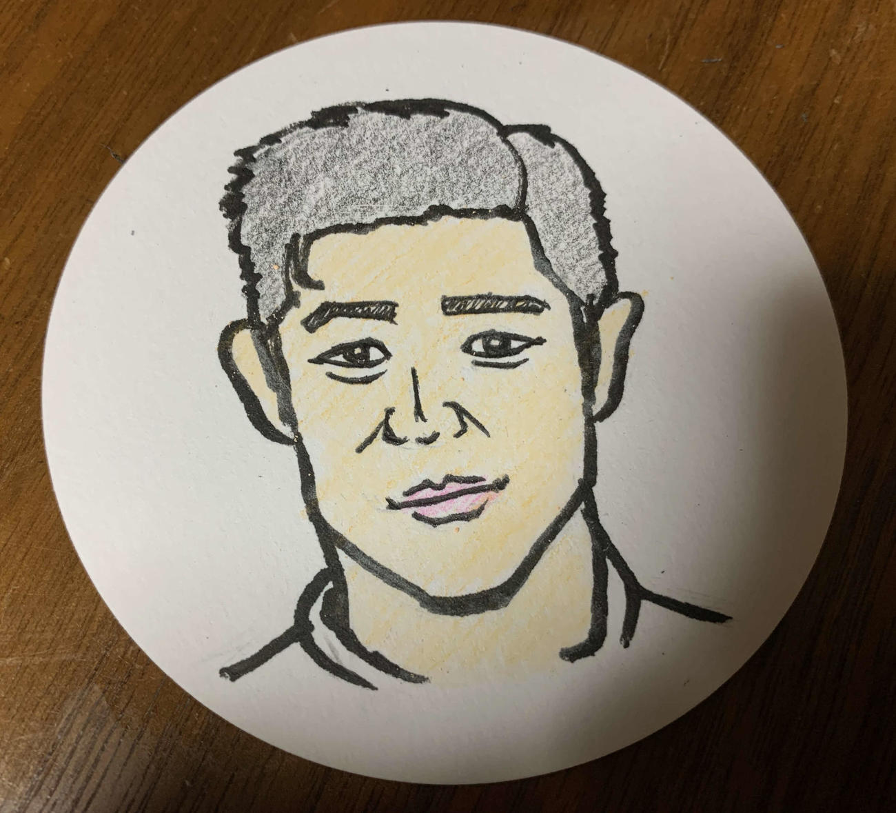 映画監督谷健二氏が描いた鈴木亮平の似顔絵