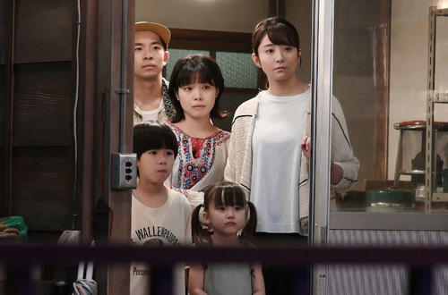 金曜ドラマ「＃家族募集します」（C）TBS