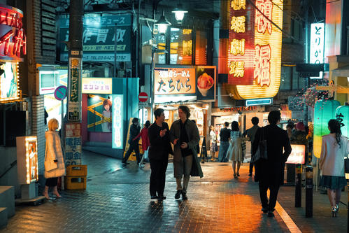 WOWOWオリジナルドラマ「TOKYO VICE」より。渋谷百軒店でのロケ（C）HBO Max／Eros Hoagland