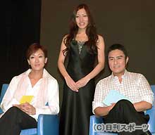 朗読劇のけいこを行った、左から市川春猿、中村中、市川右近