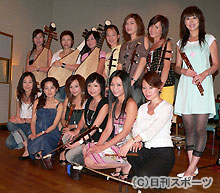 公開リハーサルを行った女子十二楽坊