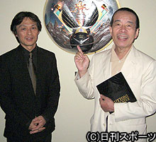 自動人形師ムットーニ氏の展覧会に駆け付けた林家木久蔵あらため林家木久扇