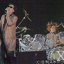 復活したＸ　ＪＡＰＡＮ。ＹＯＳＨＩＫＩ（右）とボーカルのＴＯＳＨＩ