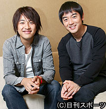 ゆずの北川悠仁（左）と岩沢厚治