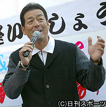 「巣鴨で逢いましょう」でＣＤデビューを果たし新曲発表会を行った角盈男