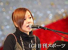 池袋のサンシャインシティ初ライブで新曲を歌う星村麻衣（撮影・神戸崇利）