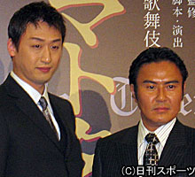 「ヤマトタケル」にダブルキャストで主演する市川右近（右）と市川段治郎