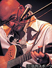 １人１０万円のディナーショーを開く松山千春