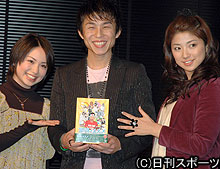 撮影のエピソードを披露した中尾明慶（中央）と柳沢なな（右）寺田有希（左）