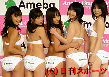 左から南結衣、佐野夏芽、愛川ゆず季、尾崎ナナ、鈴木茜（撮影・瀬津真也）