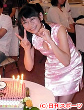 ２５日に迎える２０歳の誕生日を祝福された時東ぁみ（撮影・木下淳）