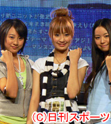 ｐＲｙｔｈｍｅ。左から椋木えり、麻生夏子、河瀬ゆり（撮影・小谷野俊哉）