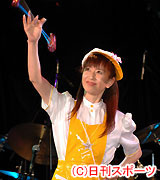 「コメットさん」の衣装を着てバトンも披露した大場久美子（撮影・赤塚辰浩）